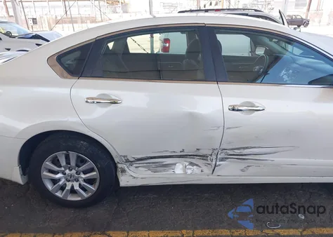 2015 Nissan Altima 2.5 S из США, поврежденный, VIN 1N4AL3AP0FC569842